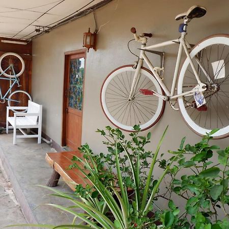 Chokchai Hotel Ban Huai Maenam Noi Esterno foto