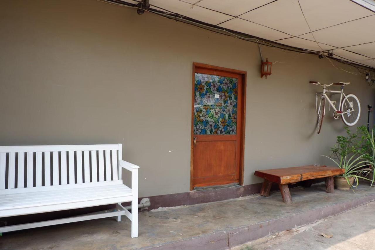 Chokchai Hotel Ban Huai Maenam Noi Esterno foto