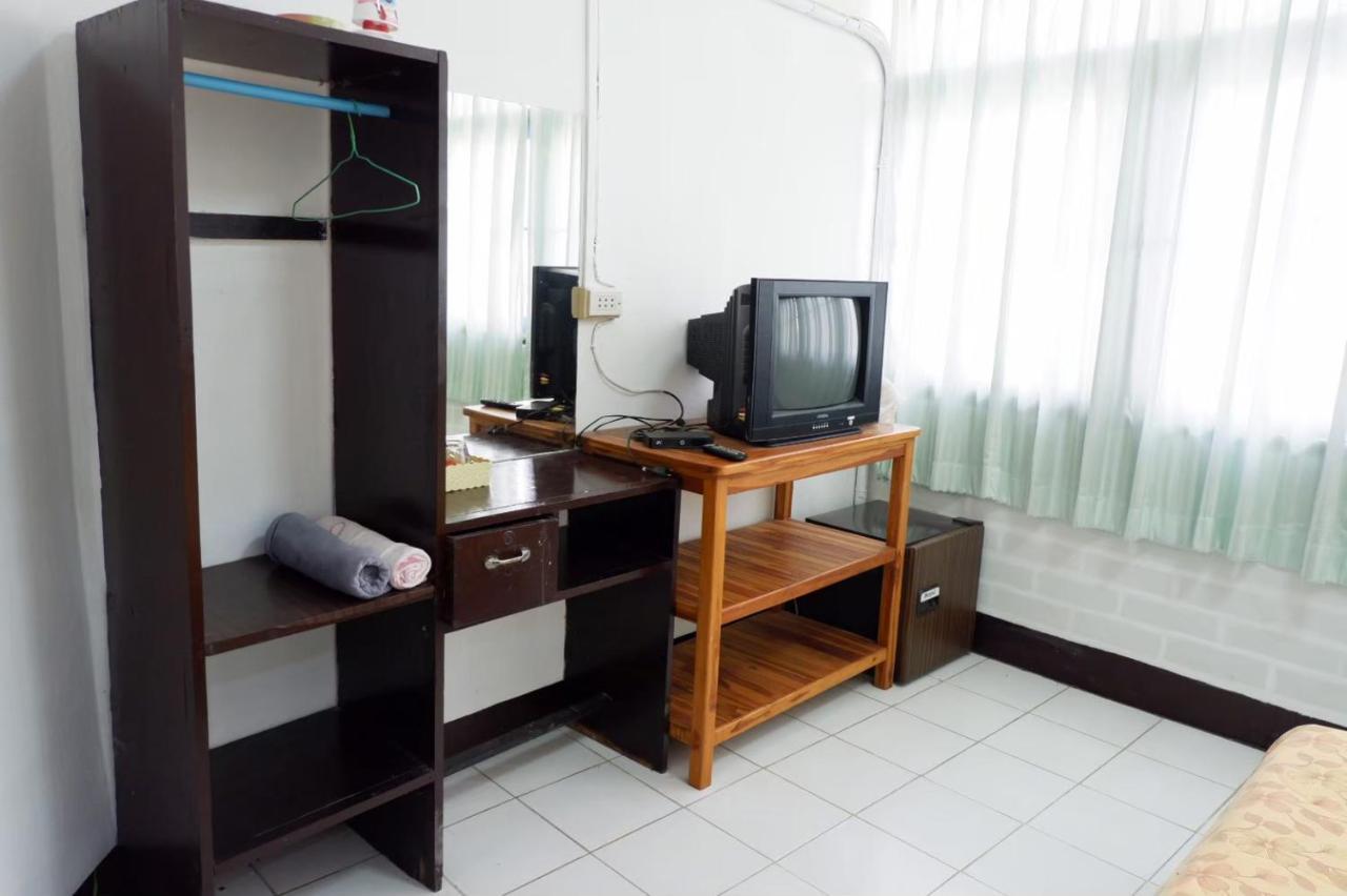 Chokchai Hotel Ban Huai Maenam Noi Esterno foto