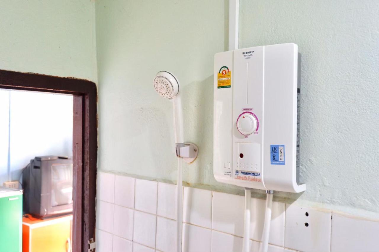 Chokchai Hotel Ban Huai Maenam Noi Esterno foto