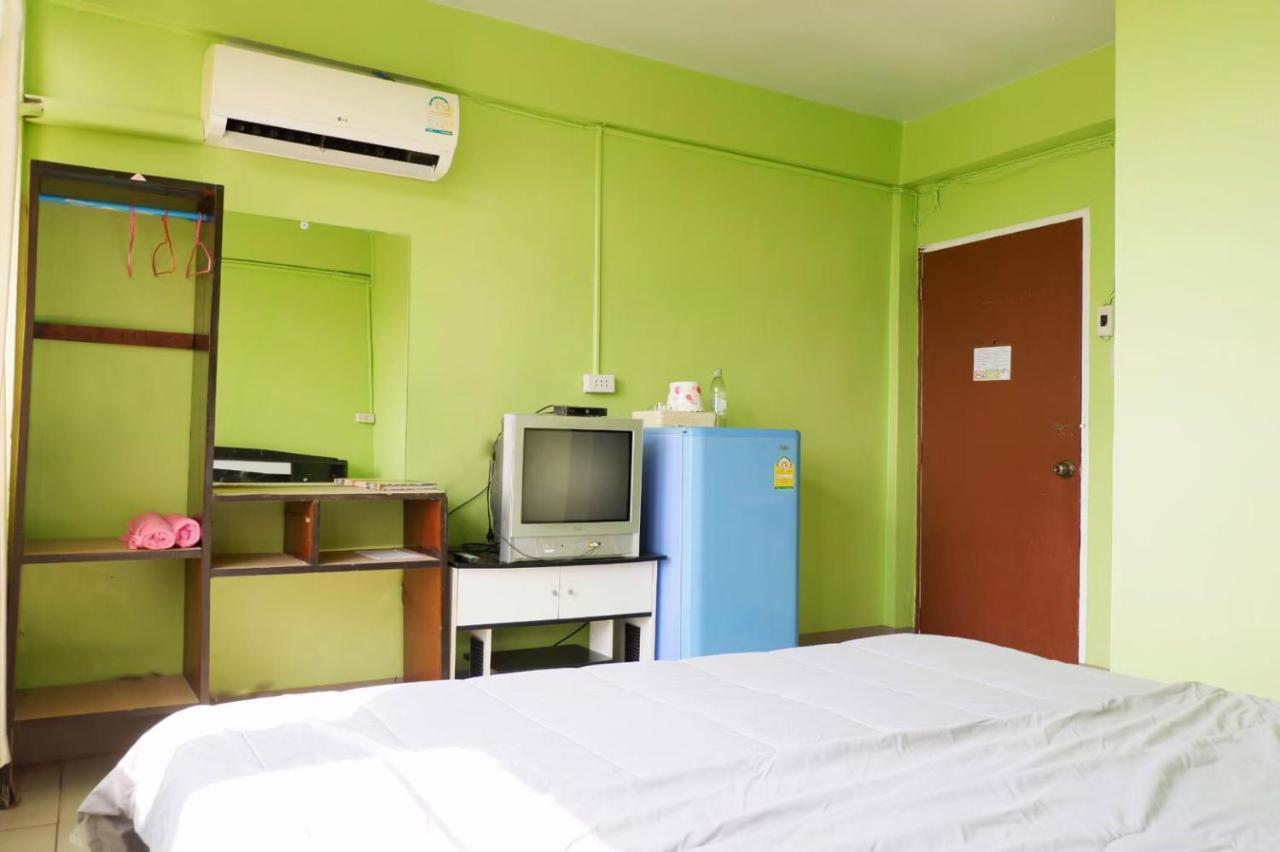 Chokchai Hotel Ban Huai Maenam Noi Esterno foto