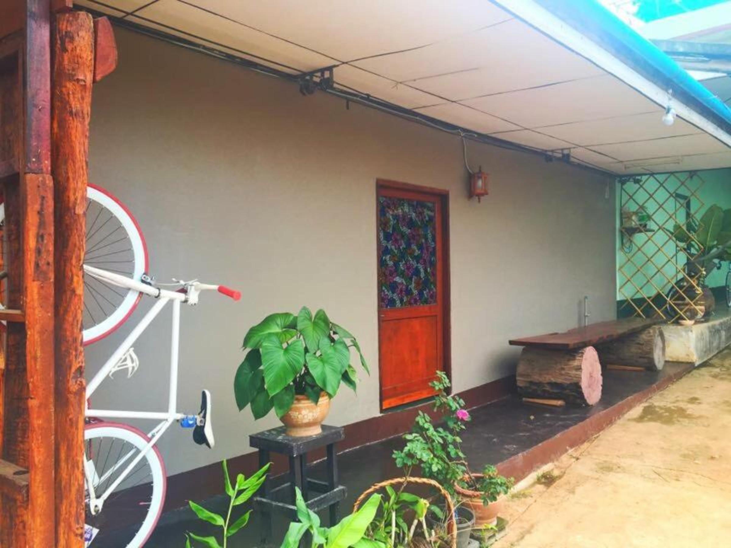 Chokchai Hotel Ban Huai Maenam Noi Esterno foto